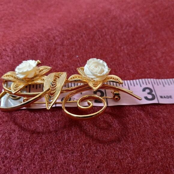 Vintage Gold Tone Floral Brooch - Picture 4 of 5